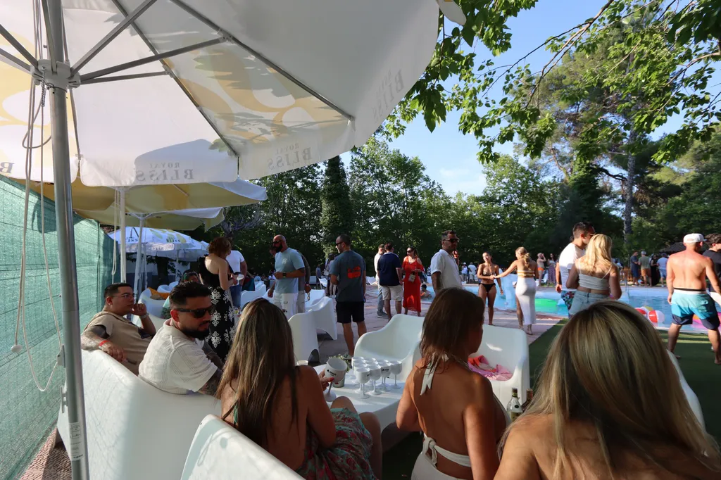 PoolParty-25_AnnaClub